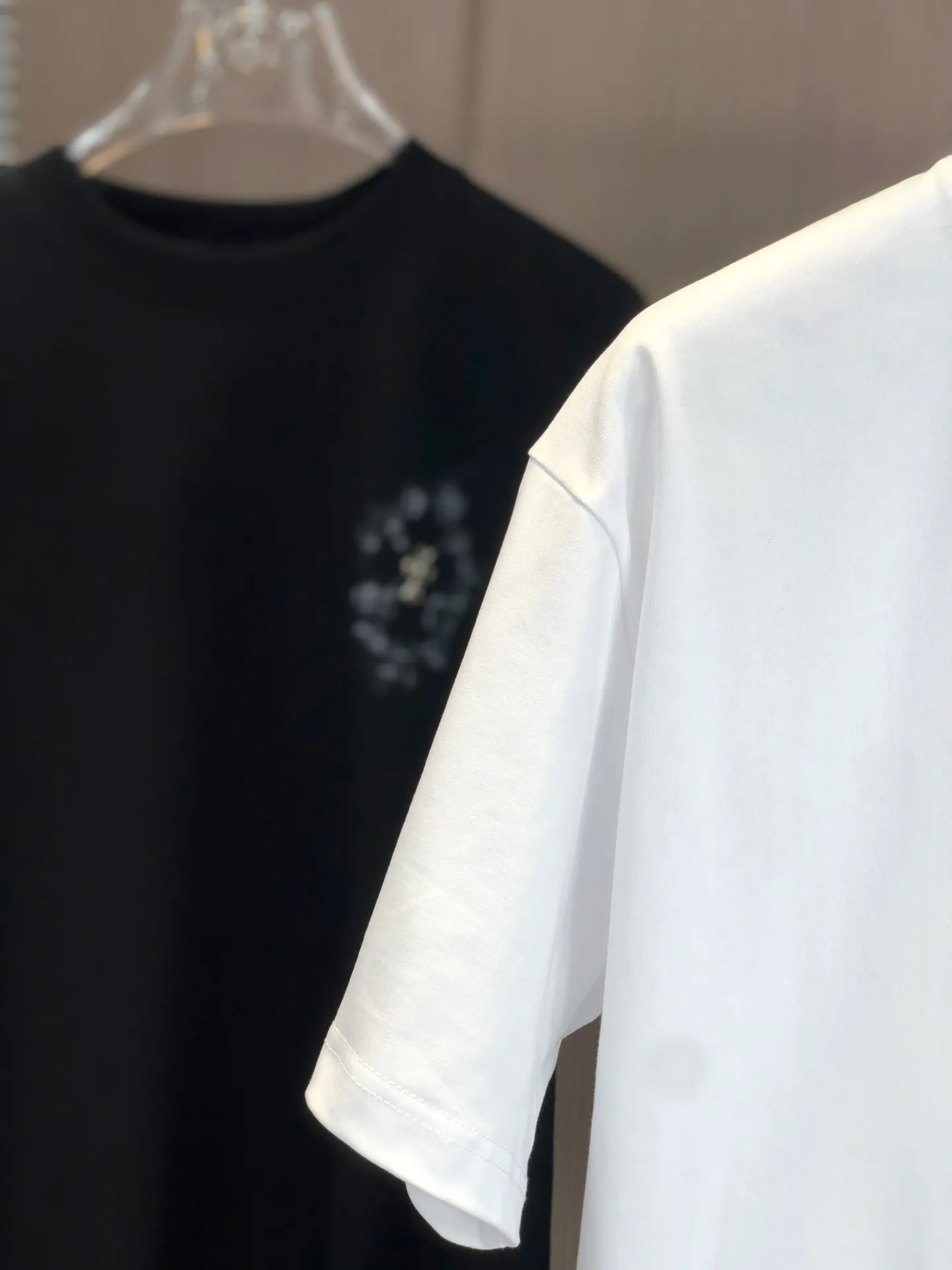 🅿️210 CH Cro 2025 spring and summer new round neck short sleeves, hand-stitched hardware, dot printing, needle embroidery ➕ patch embroidery, made of high weight 320g double yarn combed cotton fabric, slightly loose fit, soft and thick fabric feel, same style for men and women, color: black and white, size: SMLXLXXL